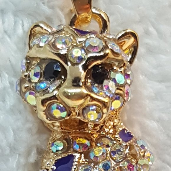 SPOTTED WILD CAT Pendant and chain - Picture 2 of 11